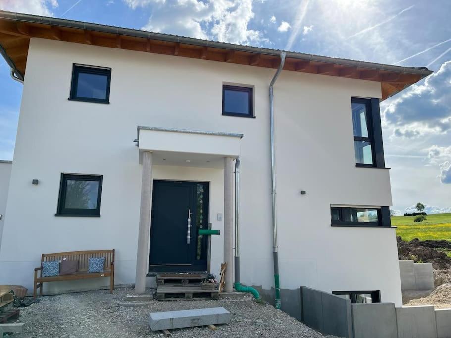Schoenes 1 Zimmer Apartment Huefingen Exterior photo